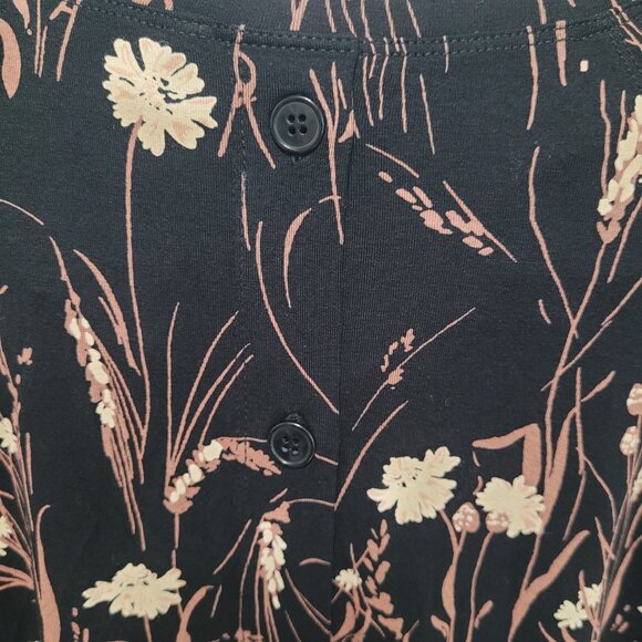 Masai flowered blouse with button down back - Picture 6 of 9